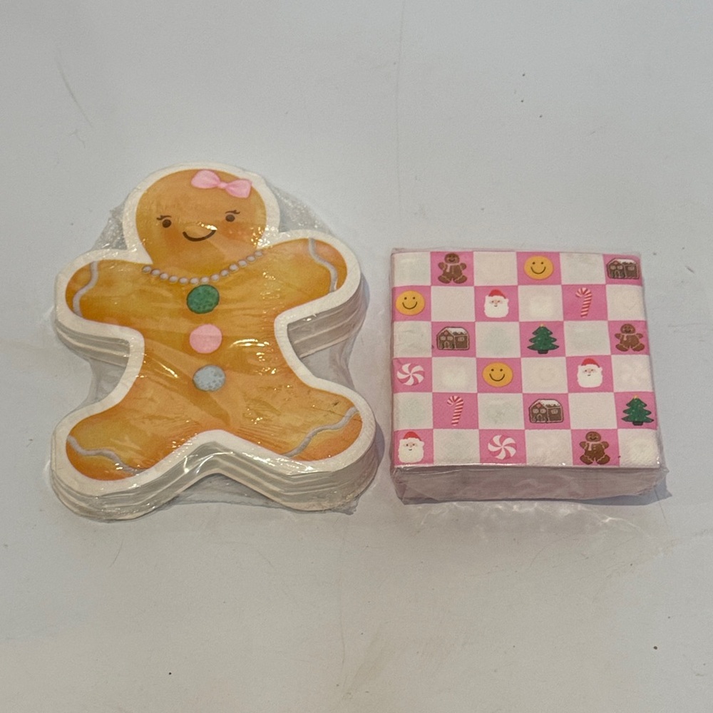 Cupcakes & Cashmere Christmas Gingerbread Man and Checkered Party/Drink Napkins